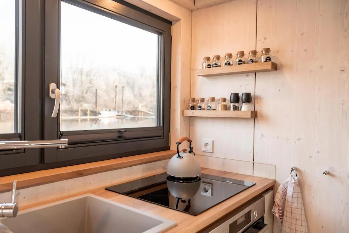 Wohnlich, Hochwertig - Hausboot Petite Mit Kamin Hotel Hamburg 0*,  Germany