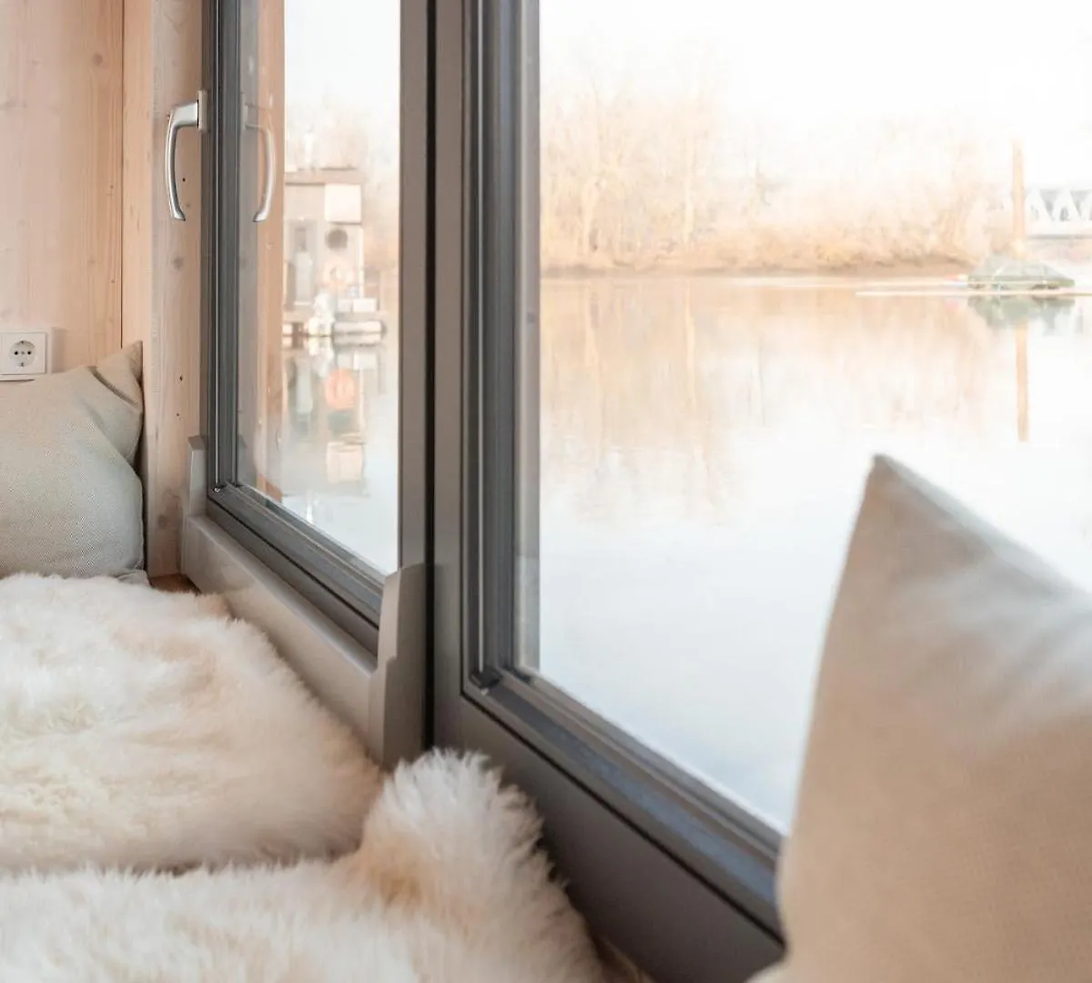 Botel Wohnlich, Hochwertig - Hausboot Petite Mit Kamin Hotel Hamburg