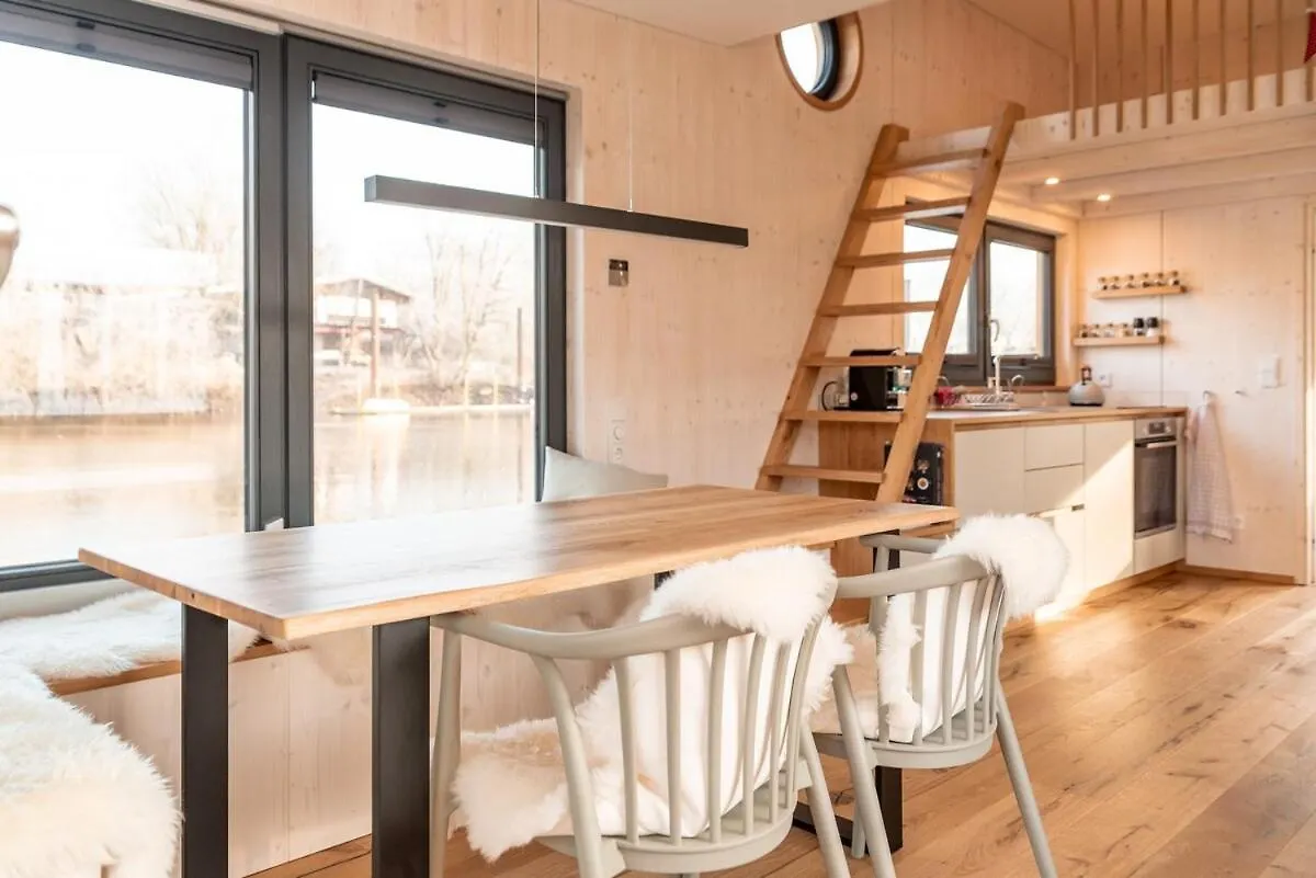 Botel Wohnlich, Hochwertig - Hausboot Petite Mit Kamin Hotel Hamburg Germany