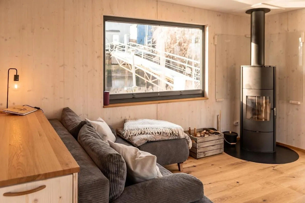 Botel Wohnlich, Hochwertig - Hausboot Petite Mit Kamin Hotel Hamburg Germany