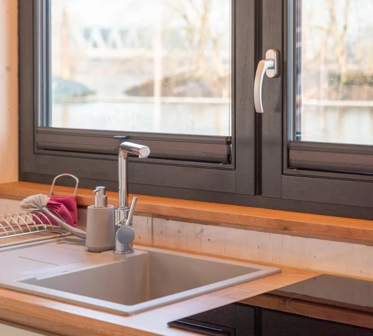 Wohnlich, Hochwertig - Hausboot Petite Mit Kamin Hotel Hamburg Botel